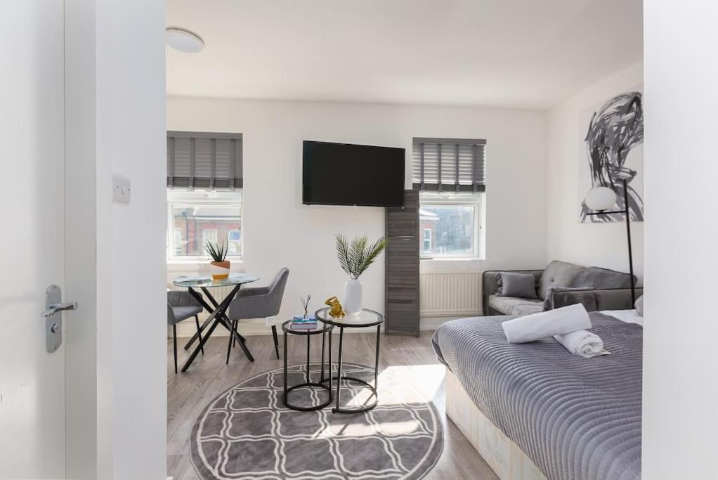 Studio Apt, 8 Min Walk From Tube 3 London Eksteriør billede